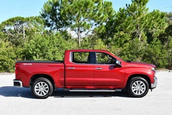 2019 Chevrolet Silverado 1500 LTZ Crew Cab Short Bed 1LZ - miniatura 30