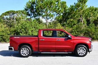 2019 Chevrolet Silverado 1500 LTZ Crew Cab Short Bed 1LZ - miniatura 31
