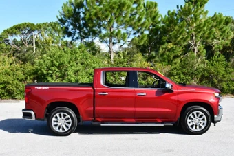 2019 Chevrolet Silverado 1500 LTZ Crew Cab Short Bed 1LZ - miniatura 32