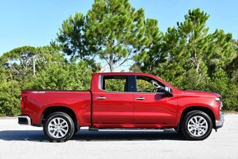 2019 Chevrolet Silverado 1500 LTZ Crew Cab Short Bed 1LZ - miniatura 33
