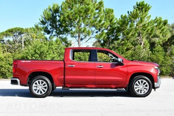 2019 Chevrolet Silverado 1500 LTZ Crew Cab Short Bed 1LZ - miniatura 7