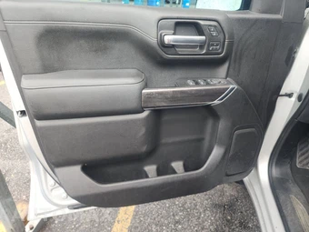 2019 Chevrolet Silverado 1500 LTZ Crew Cab Short Bed 1LZ - miniatura 9