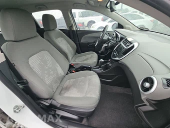 2019 Chevrolet Sonic LT Hatchback 1FL – miniatura 8