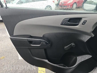 2019 Chevrolet Sonic LT Hatchback 1FL – miniatura 9