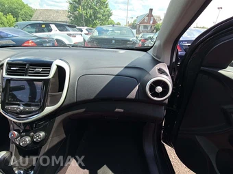 2019 Chevrolet Sonic LT Hatchback 1SD – miniatura 19
