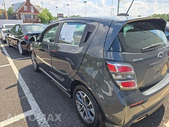 2019 Chevrolet Sonic LT Hatchback 1SD – miniatura 2