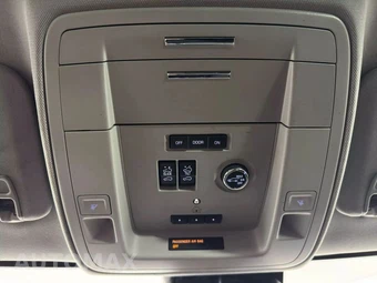 2019 Chevrolet Suburban 1500 LT 1LT - miniatura 24