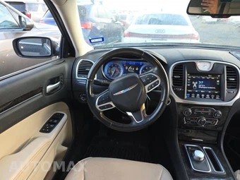 2019 Chrysler 300 Limited – miniatura 10