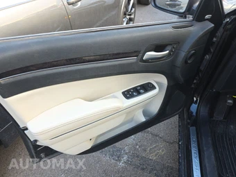 2019 Chrysler 300 Limited – miniatura 9