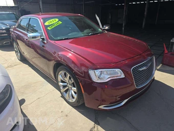 2019 Chrysler 300 Touring – miniatura 4