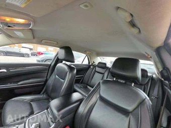 2019 Chrysler 300 Touring – miniatura 11