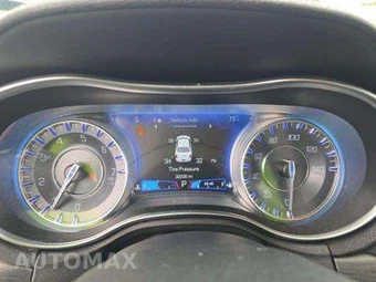 2019 Chrysler 300 Touring – miniatura 9
