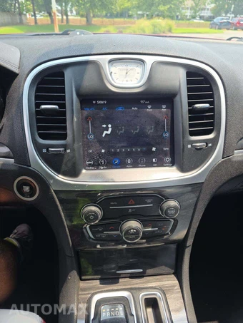 2019 Chrysler 300 Touring – miniatura 7