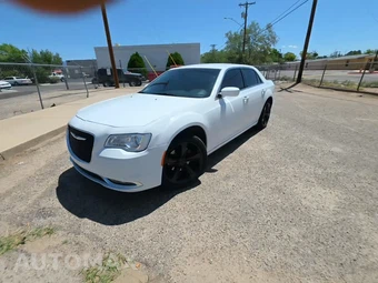 2019 Chrysler 300 Touring