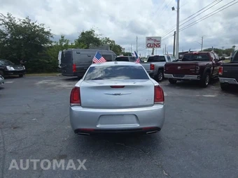 2019 Chrysler 300 Touring – miniatura 4