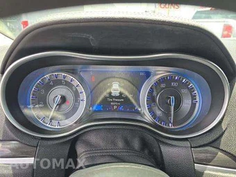 2019 Chrysler 300 Touring – miniatura 9