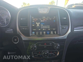 2019 Chrysler 300 Touring – miniatura 10