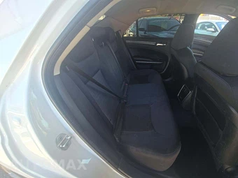 2019 Chrysler 300 Touring – miniatura 16