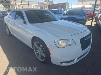 2019 Chrysler 300 Touring – miniatura 4