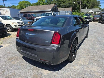 2019 Chrysler 300 Touring - miniatura 3