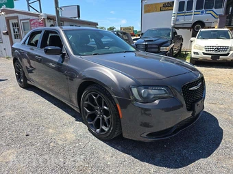 2019 Chrysler 300 Touring - miniatura 4