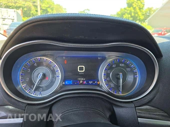 2019 Chrysler 300 Touring - miniatura 9
