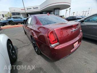 2019 Chrysler 300 Touring - miniatura 2