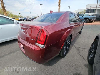 2019 Chrysler 300 Touring - miniatura 3