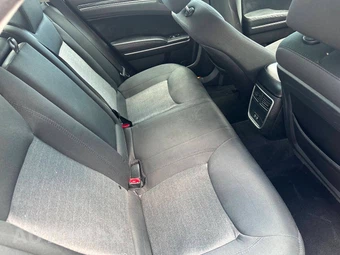 2019 Chrysler 300 Touring - miniatura 11