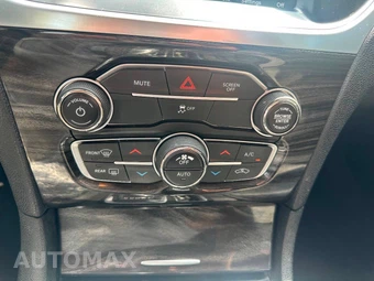 2019 Chrysler 300 Touring - miniatura 17