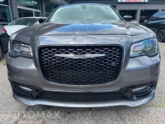 2019 Chrysler 300 Touring - miniatura 2