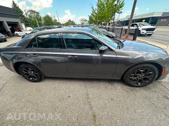 2019 Chrysler 300 Touring - miniatura 3