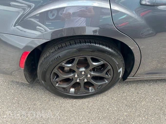 2019 Chrysler 300 Touring - miniatura 7