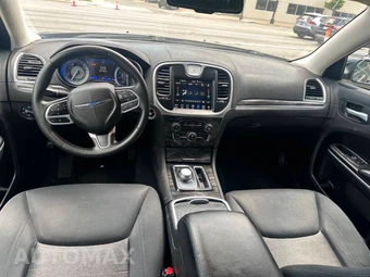 2019 Chrysler 300 Touring - miniatura 9