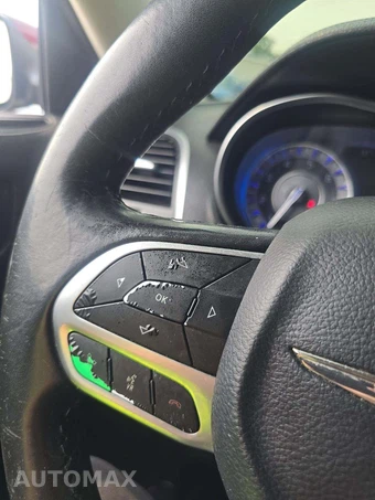 2019 Chrysler 300 Touring L – miniatura 19