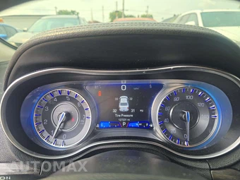 2019 Chrysler 300 Touring L – miniatura 6