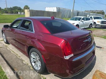 2019 Chrysler 300 Touring L – miniatura 2