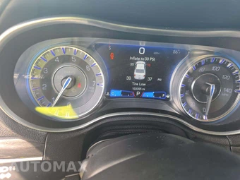 2019 Chrysler 300 Touring L – miniatura 9
