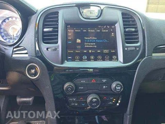 2019 Chrysler 300S – miniatura 10