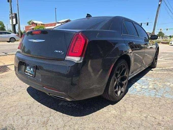 2019 Chrysler 300S – miniatura 3