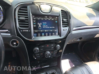 2019 Chrysler 300S - miniatura 10