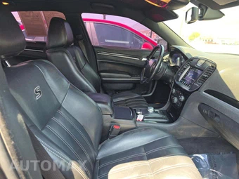 2019 Chrysler 300S - miniatura 18