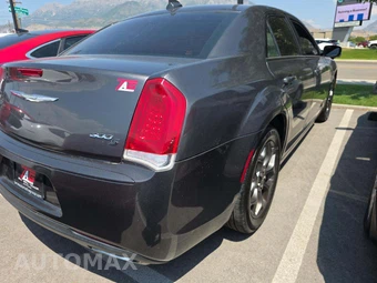 2019 Chrysler 300S - miniatura 3