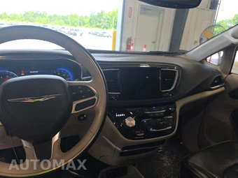 2019 Chrysler Pacifica Limited 121.6" WB - miniatura 11