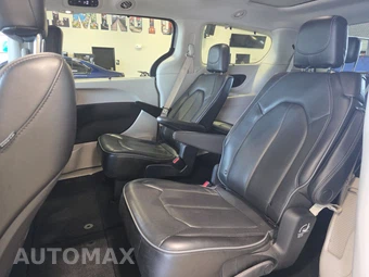 2019 Chrysler Pacifica Limited 121.6" WB - miniatura 13