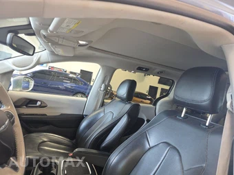 2019 Chrysler Pacifica Limited 121.6" WB - miniatura 18