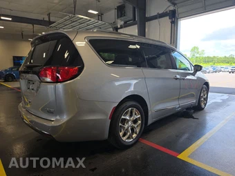 2019 Chrysler Pacifica Limited 121.6" WB - miniatura 4