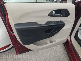 2019 Chrysler Pacifica Limited 121.6" WB – miniatura 9