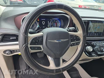 2019 Chrysler Pacifica Limited 121.6" WB - miniatura 10