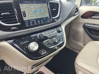 2019 Chrysler Pacifica Limited 121.6" WB - miniatura 11